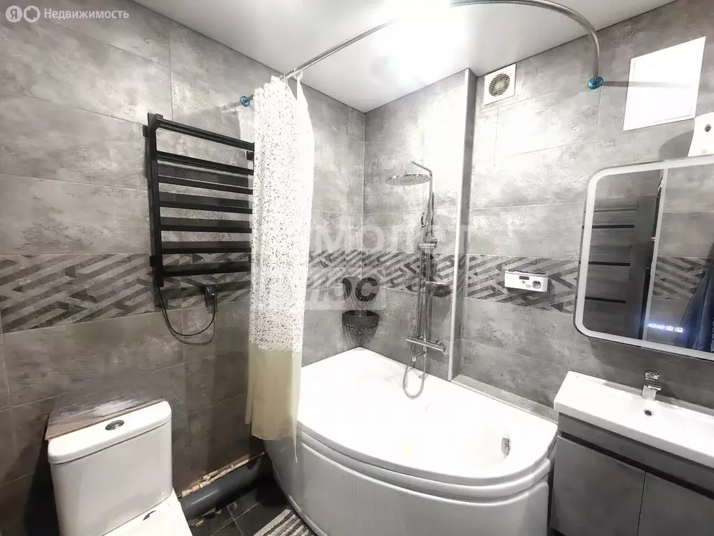 3-комнатная квартира: Комсомольск-на-Амуре, Советская улица, 1 (70.6 ... - Фото 2