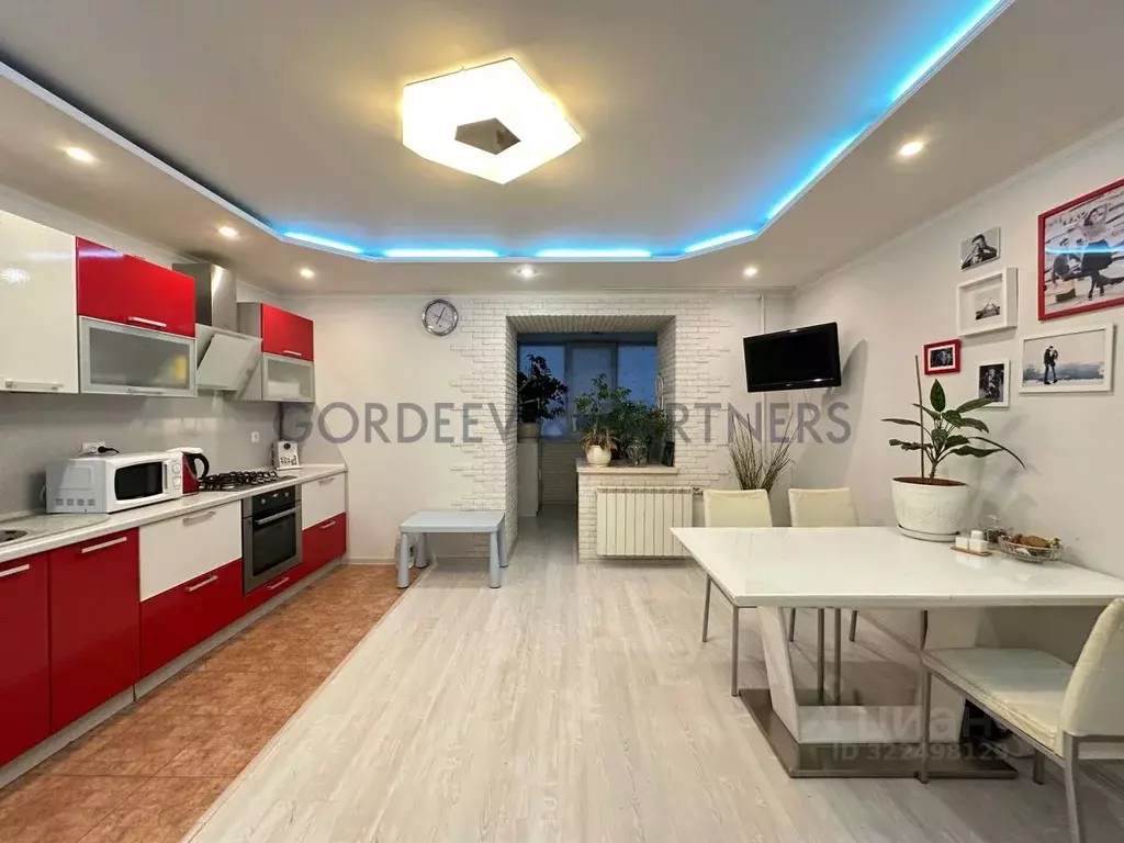 2-к кв. Татарстан, Казань ул. Фатыха Амирхана, 15 (63.4 м) - Фото 1