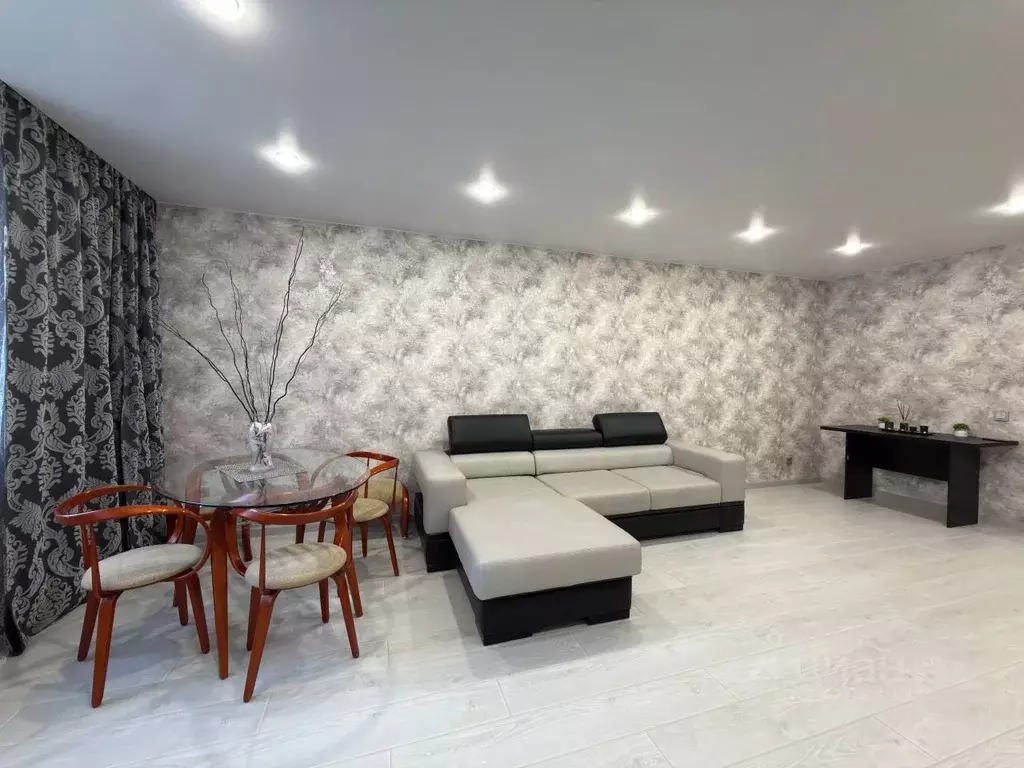3-к кв. Москва Синявинская ул., 11к3 (88.0 м) - Фото 1