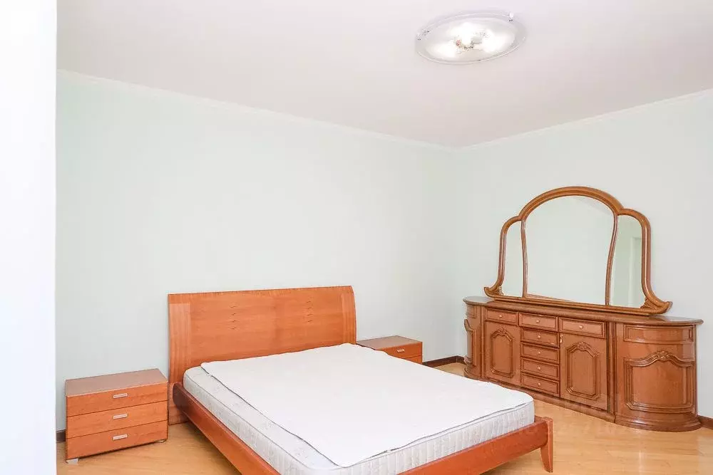 4-к кв. Омская область, Омск ул. Марченко, 11 (143.7 м) - Фото 1