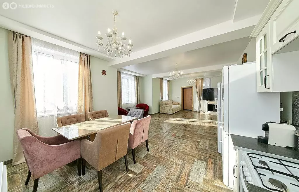 Дом в городской посёлок Рощино, 2-я Советская улица, 5 (248 м) - Фото 0