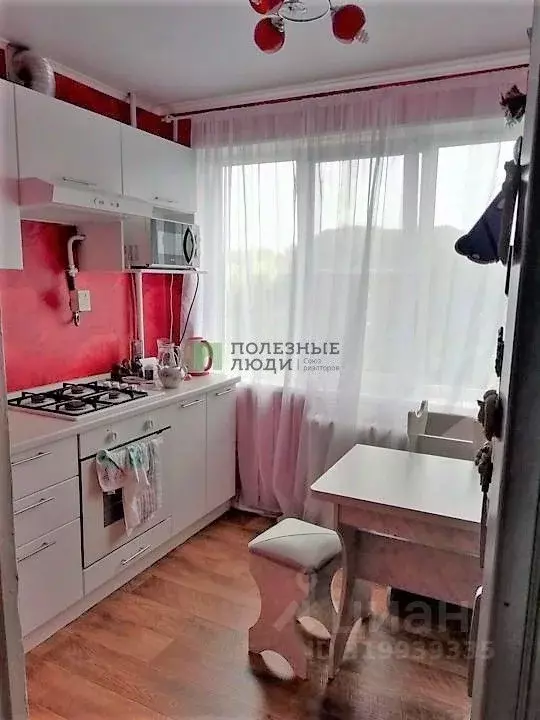 1-к кв. Омская область, Омск просп. Космический, 105 (33.0 м) - Фото 0