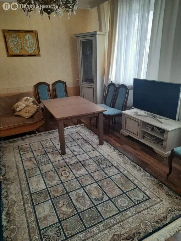3-комнатная квартира: Нальчик, Пятигорская улица, 15 (100 м) - Фото 0