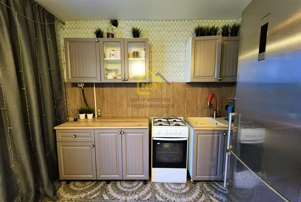 3-к кв. Челябинская область, Челябинск пос. Аэропорт, 23 (67.9 м) - Фото 1