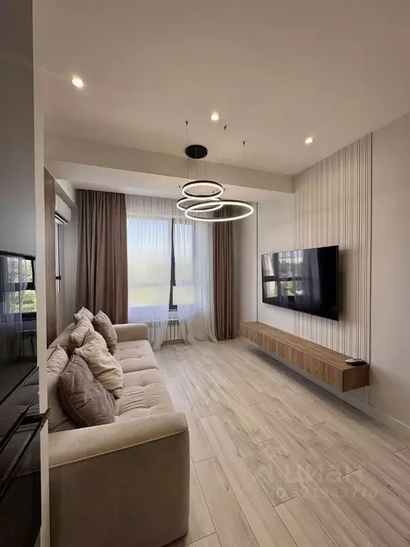 2-к кв. Татарстан, Казань ул. Павлюхина, 110В (55.0 м) - Фото 1