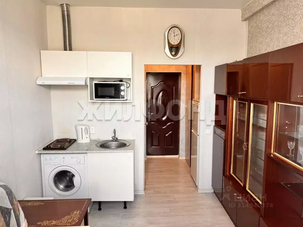 Комната Новосибирская область, Новосибирск ул. Титова, 7 (15.1 м) - Фото 1