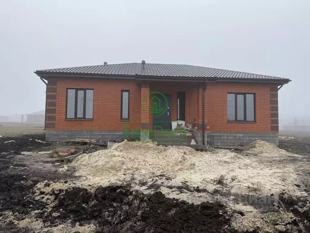 Дом в Белгородская область, Строитель Яковлевский городской округ, ул. ... - Фото 1