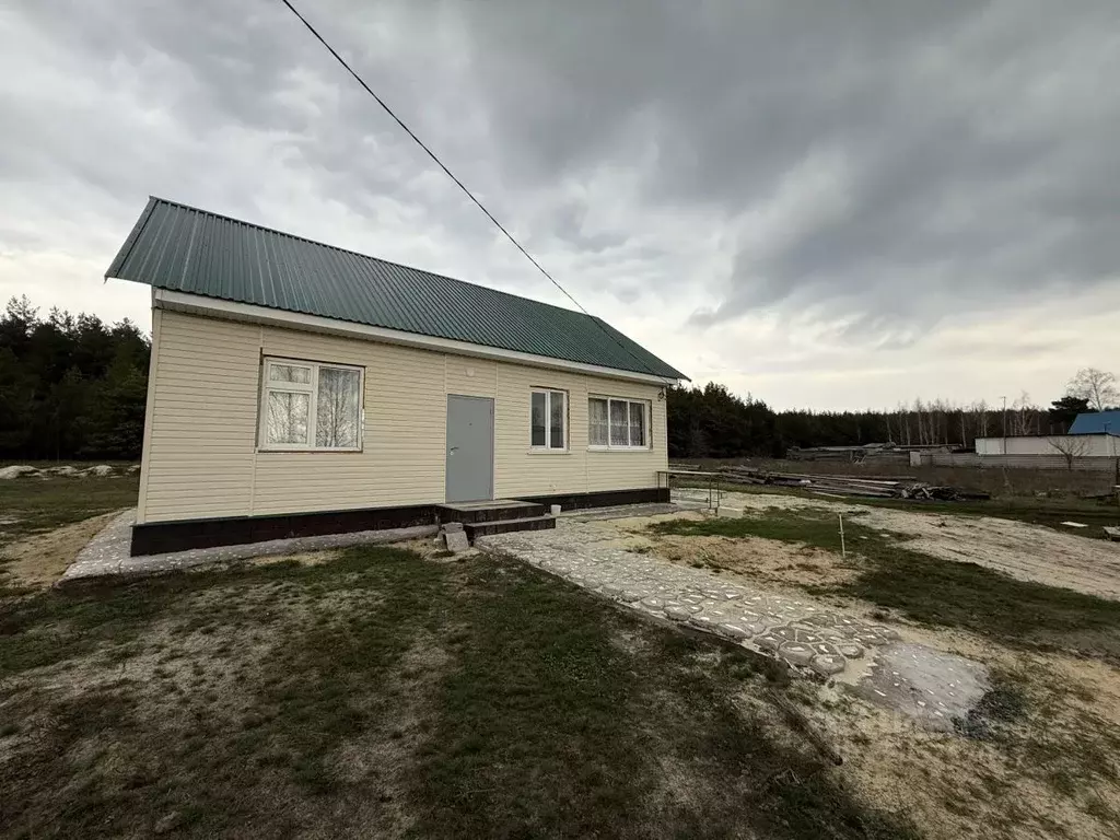 Дом в Белгородская область, Старооскольский городской округ, с. ... - Фото 1