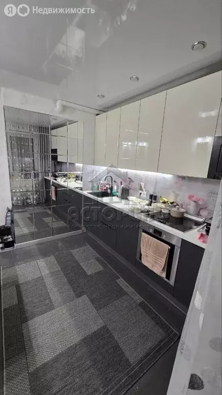 2-комнатная квартира: Красноярск, улица Алексеева, 22 (61.7 м) - Фото 1