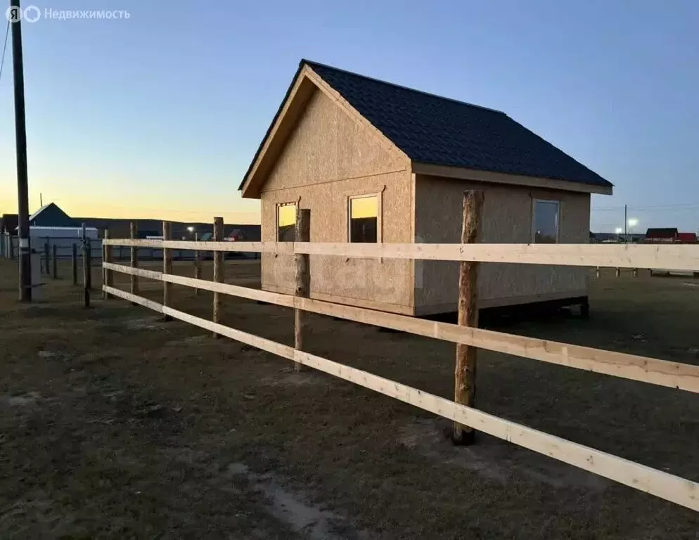 Дом в село Октемцы, улица Октем (33.2 м) - Фото 1