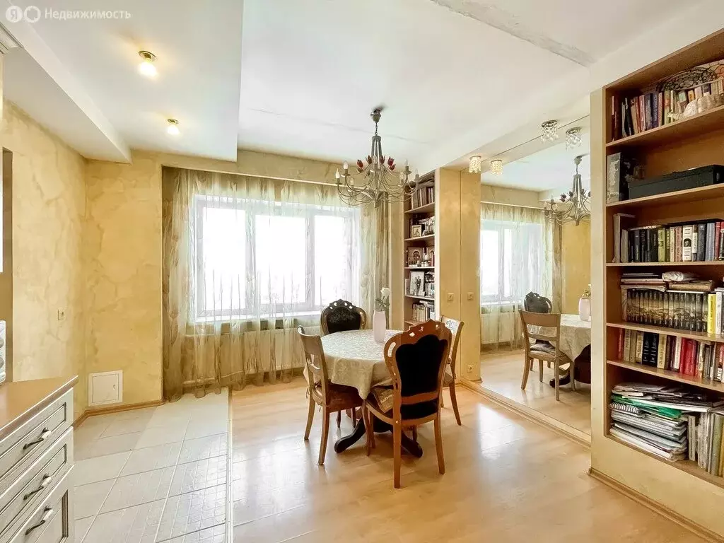 3-комнатная квартира: Архангельск, улица Валявкина, 15 (100 м) - Фото 1