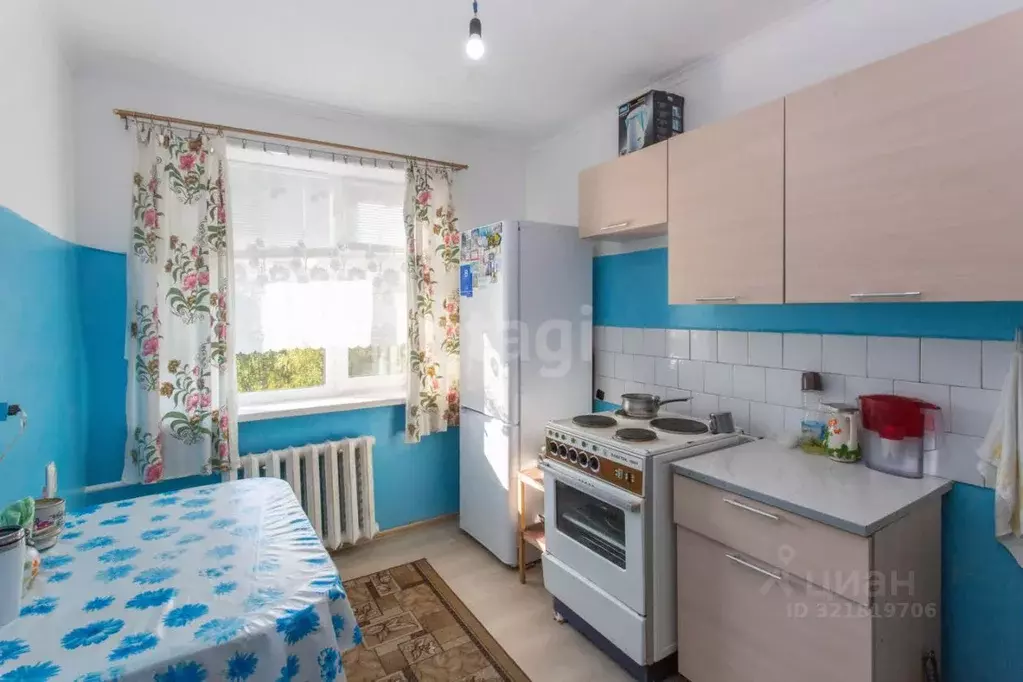 2-к кв. Тюменская область, Тобольск 6-й мкр, 27 (50.0 м) - Фото 0