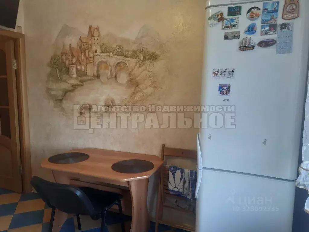 3-к кв. Смоленская область, Смоленск ул. Попова, 128 (70.1 м) - Фото 2