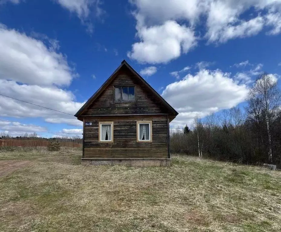 Дом в Ленинградская область, Тихвинский район, Шугозерское с/пос, д. ... - Фото 1