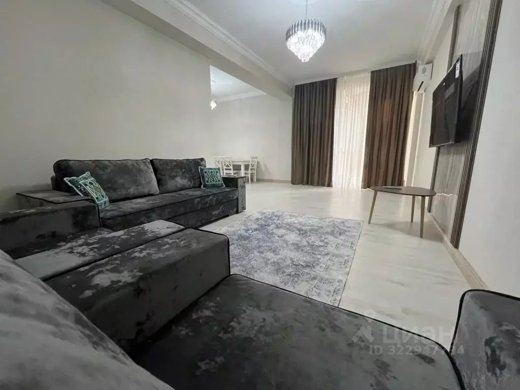 2-к кв. Дагестан, Махачкала ул. Кадарская, 40 (78.0 м) - Фото 1