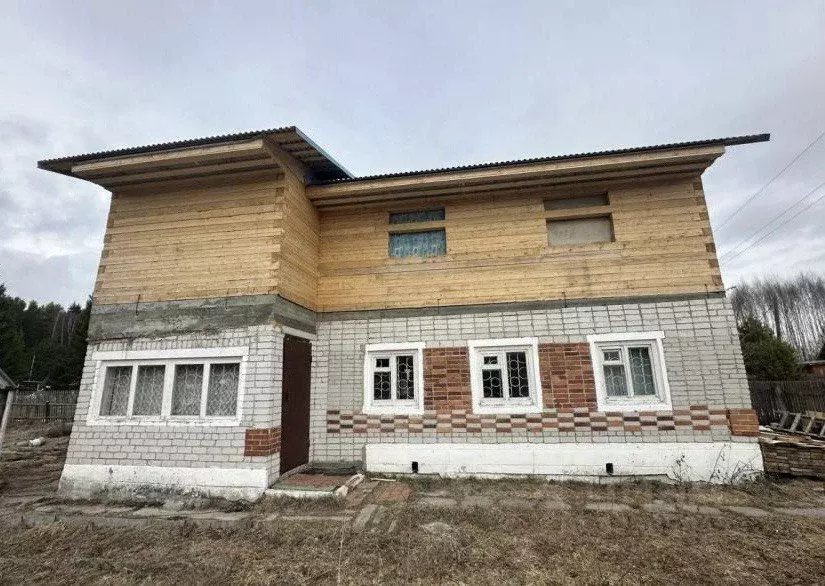 Дом в Пермский край, Березники муниципальный округ, пос. Лысьва ул. ... - Фото 1