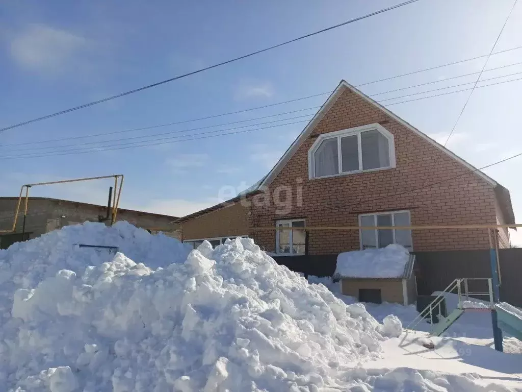 Дом в Башкортостан, Бирский район, Силантьевский сельсовет, с. ... - Фото 0