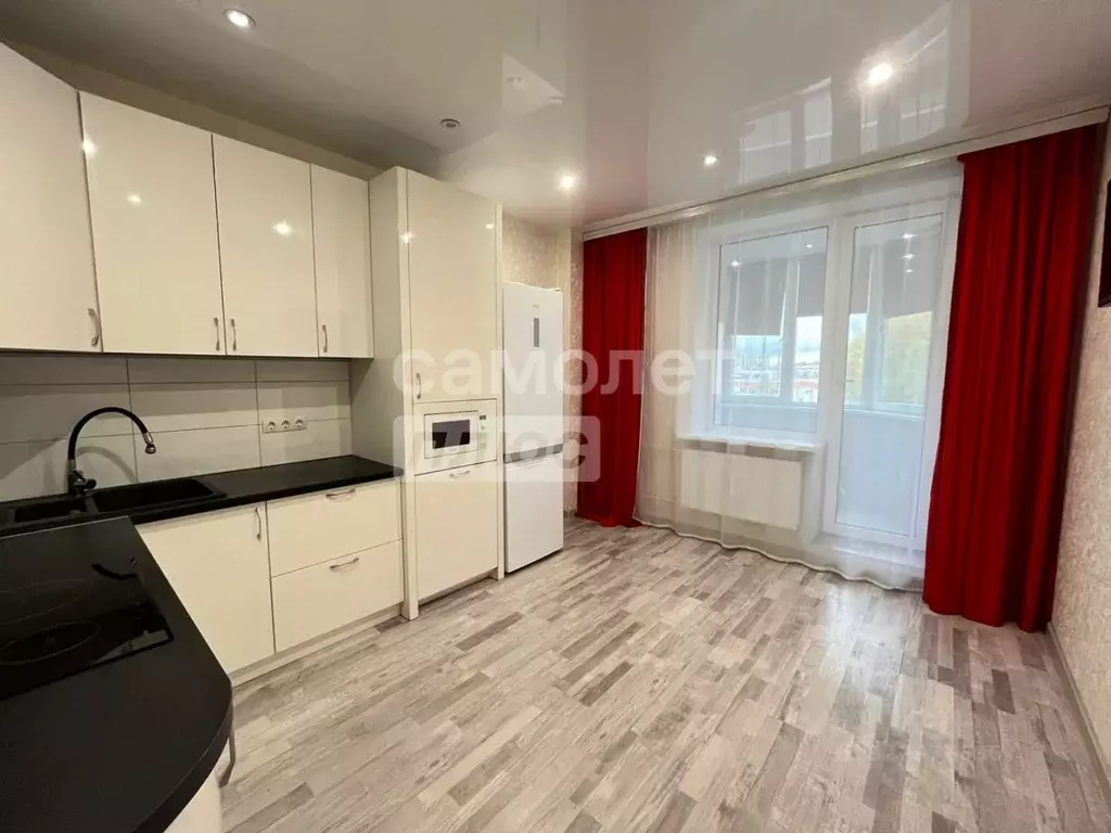 3-к кв. Брянская область, Брянск ул. Горбатова, 47 (88.2 м) - Фото 1