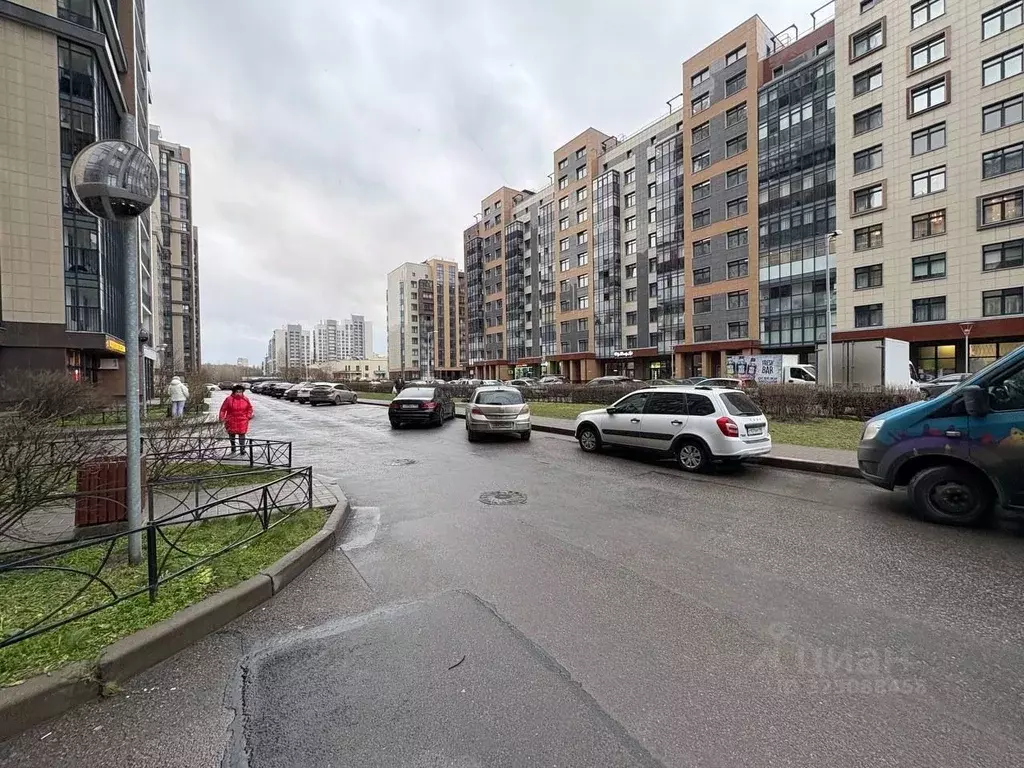 Гараж в Санкт-Петербург ул. Адмирала Черокова, 18к2 (15 м) - Фото 2