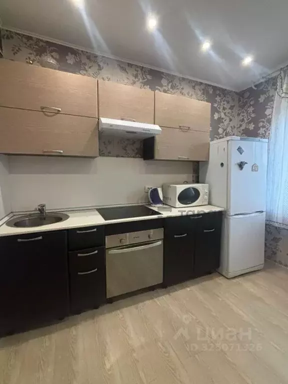 1-к кв. Челябинская область, Челябинск ул. Братьев Кашириных, 114А ... - Фото 2