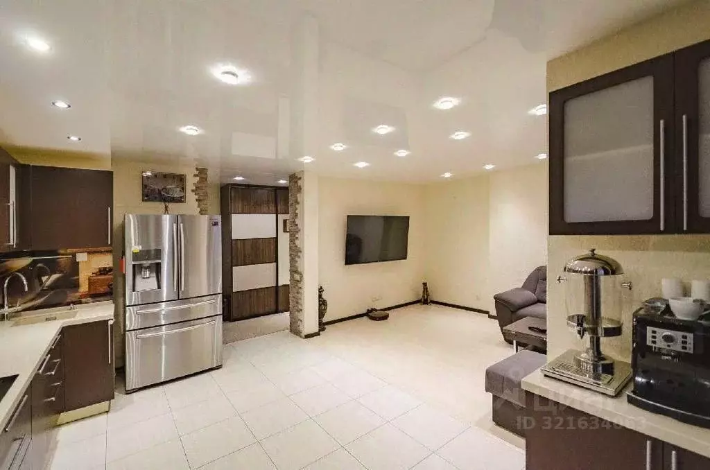 3-к кв. Свердловская область, Екатеринбург ул. Ракетная, 18 (71.0 м) - Фото 2