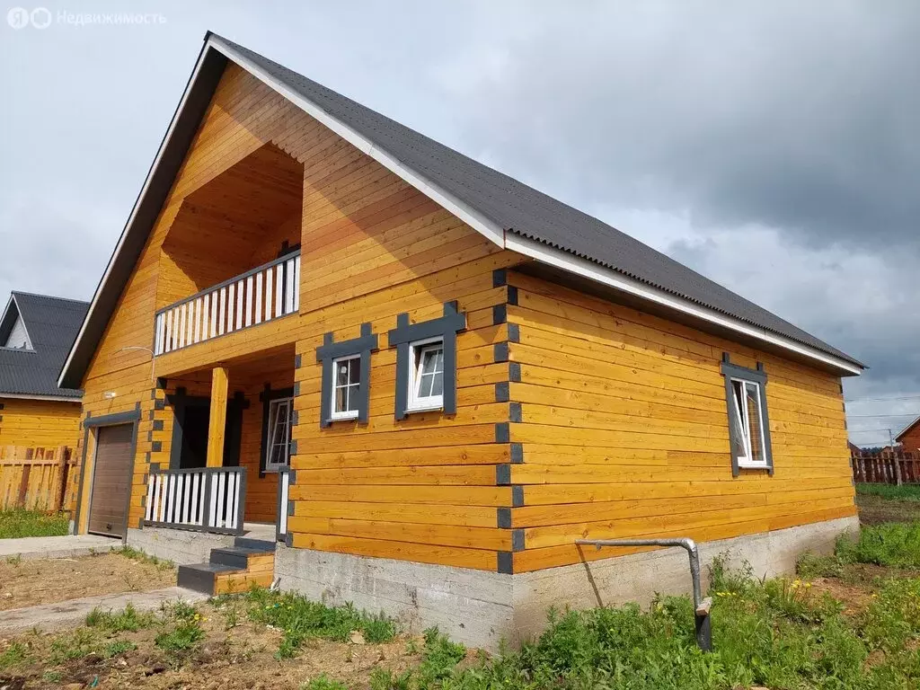 Дом в село Хомутово, Колхозная улица (220 м) - Фото 1