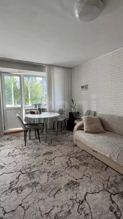 3-к кв. Алтай, Горно-Алтайск ул. Григория Чорос-Гуркина (61.1 м) - Фото 1