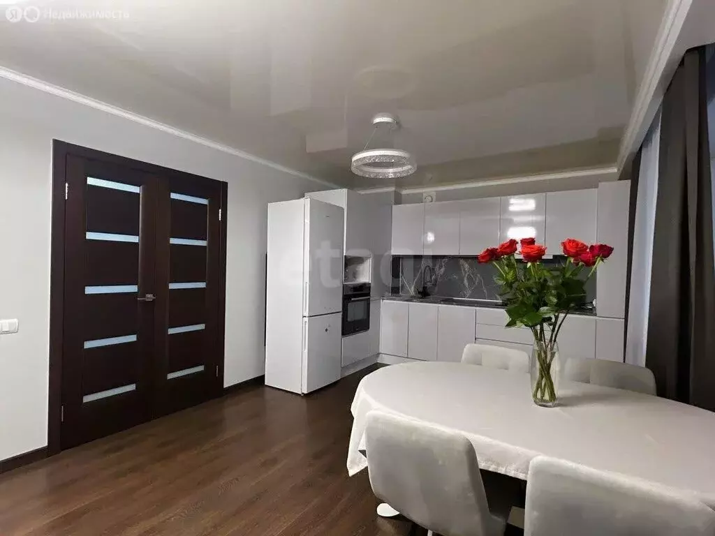 3-комнатная квартира: Мариинский, микрорайон Лазурный, Лазурная улица, ... - Фото 1