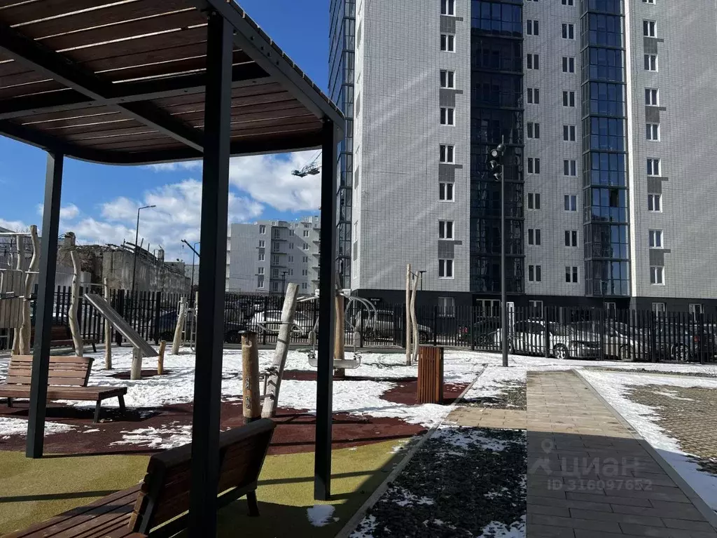3-к кв. Красноярский край, Красноярск Вербная ул., 5 (83.0 м) - Фото 0