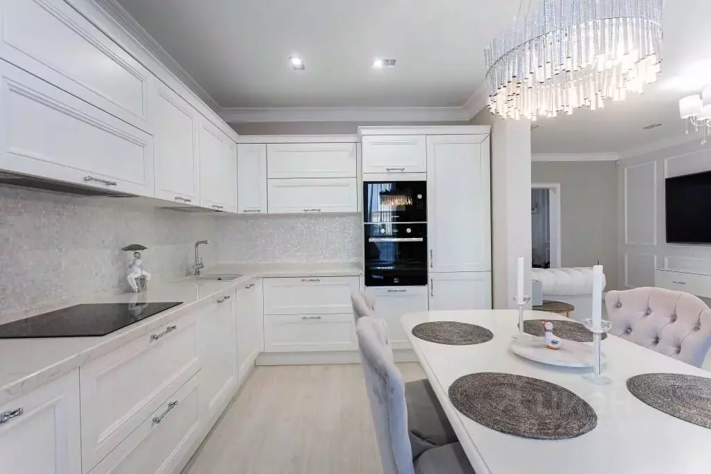 3-к кв. Башкортостан, Уфа ул. Октябрьской Революции, 23А (92.8 м) - Фото 1