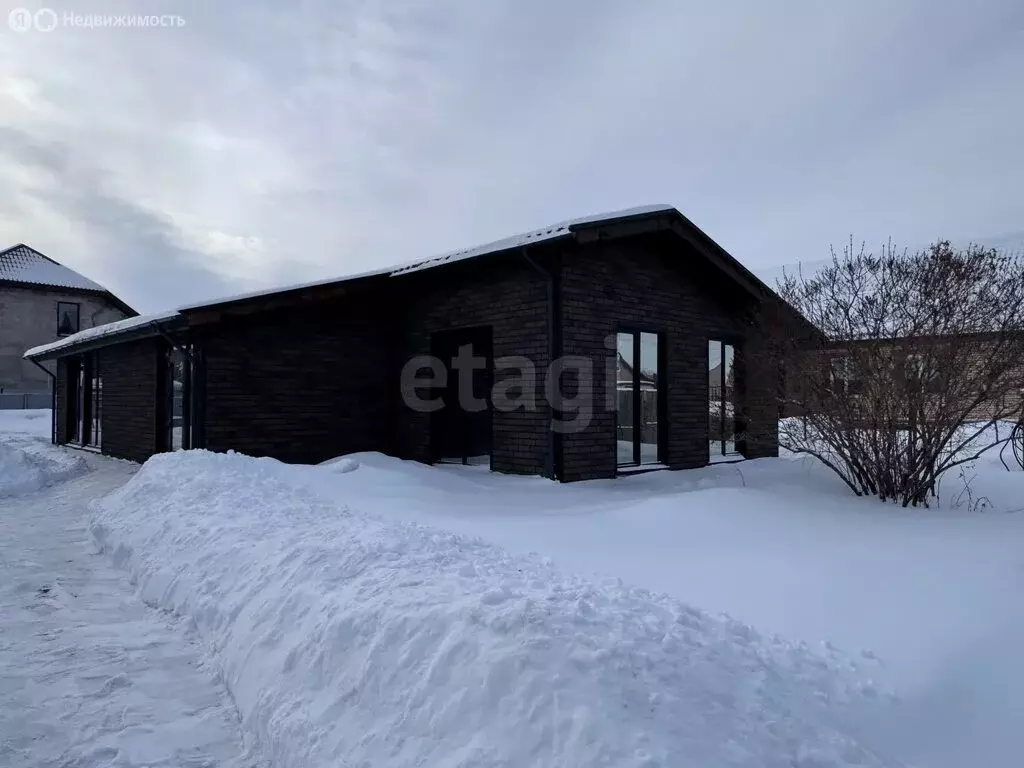 Дом в посёлок Новоомский, улица Гагарина (132.5 м) - Фото 1