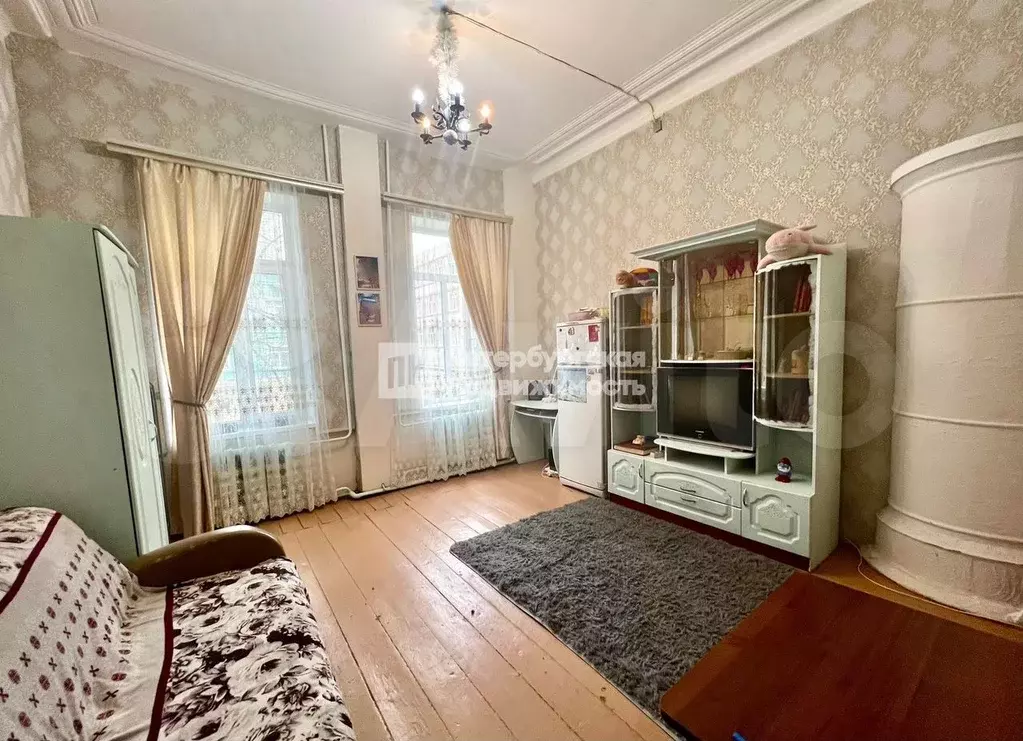 Комната 33,8 м в 4-к., 1/1 эт. - Фото 0