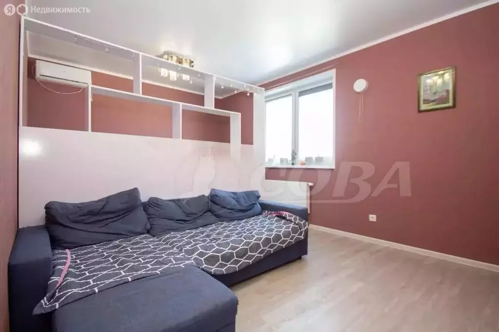 2-комнатная квартира: Тюмень, улица Бакинских Комиссаров, 1 (60 м) - Фото 1