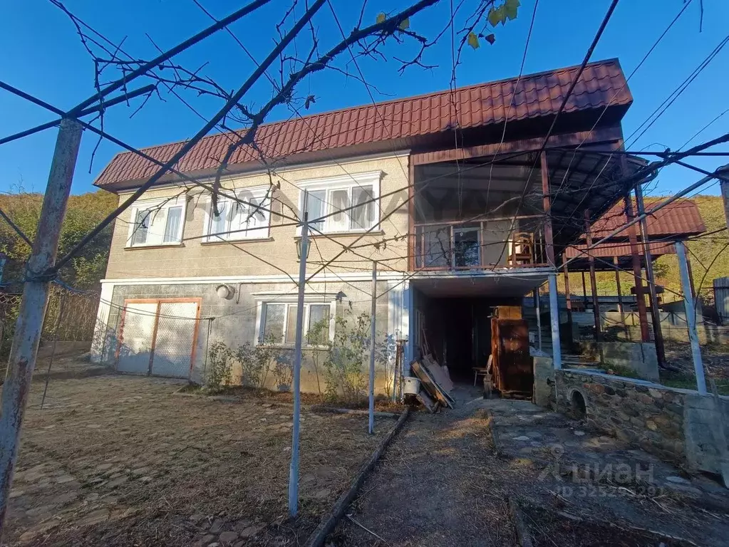 Дом в Адыгея, Майкопский район, Краснооктябрьское с/пос, пос. ... - Фото 1