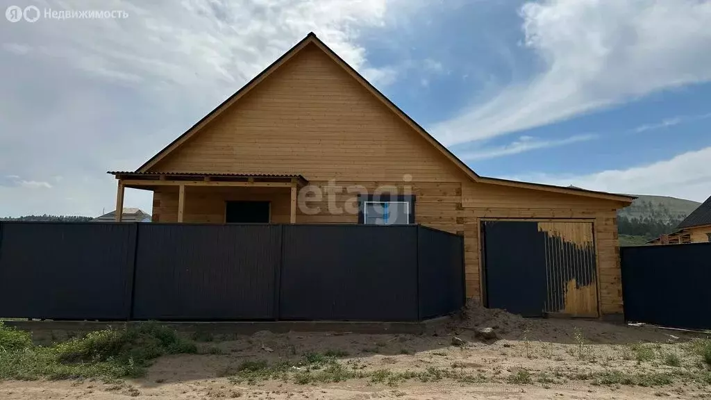 Дом в село Нижний Саянтуй, Бархатная улица (130 м) - Фото 2