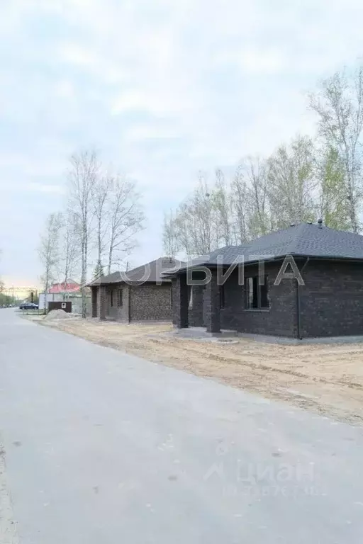 Дом в Тюменская область, Тюменский район, Боровский пгт пл. Никольская ... - Фото 0