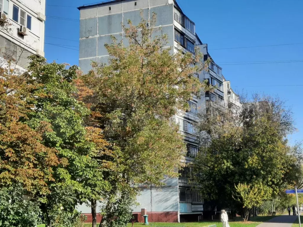 Комната 17,5 м в 4-к., 1/9 эт. - Фото 0