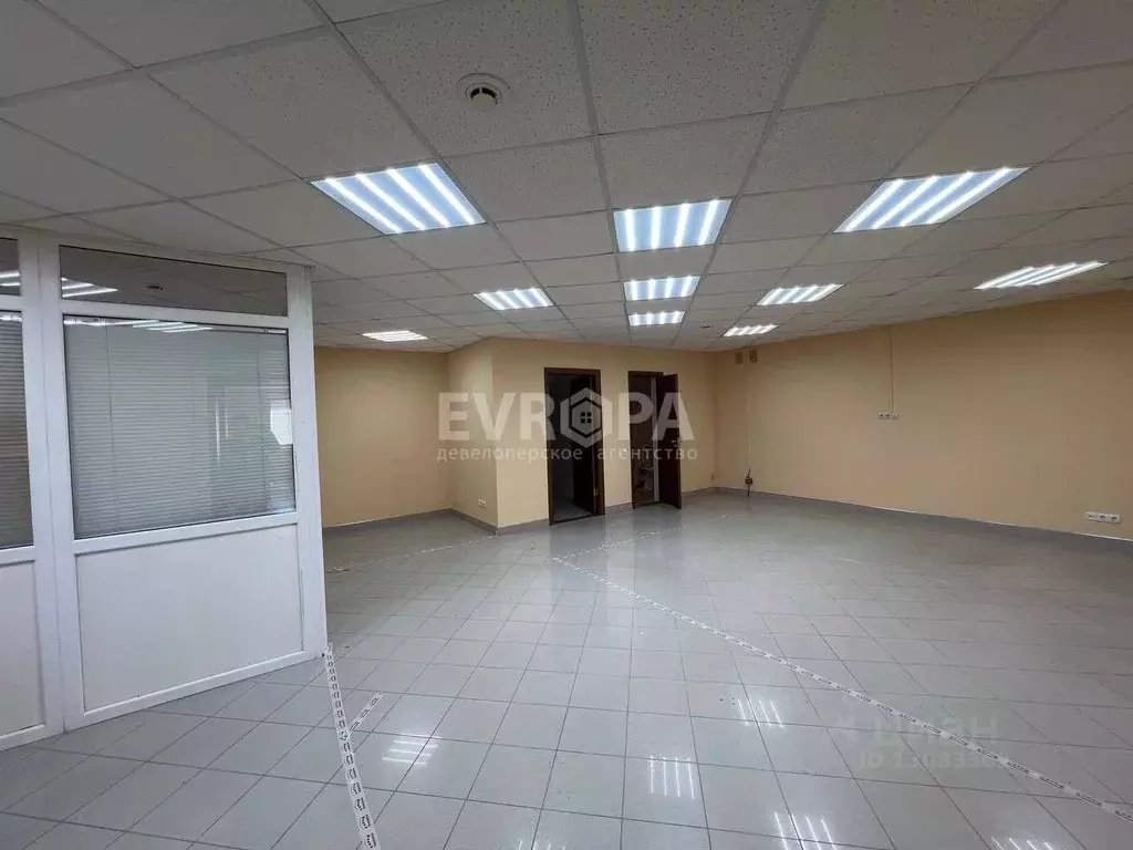 Офис в Ульяновская область, Ульяновск Красногвардейская ул., 25 (110 ... - Фото 0