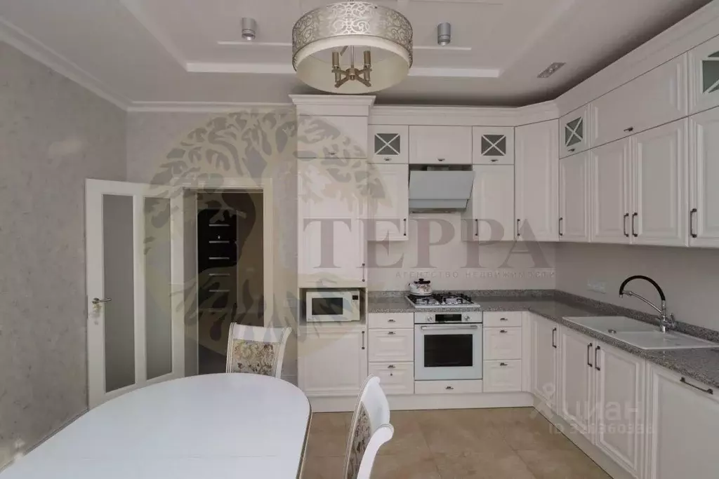 Дом в Воронежская область, с. Семилуки ул. Ушакова, 12 (173 м) - Фото 1