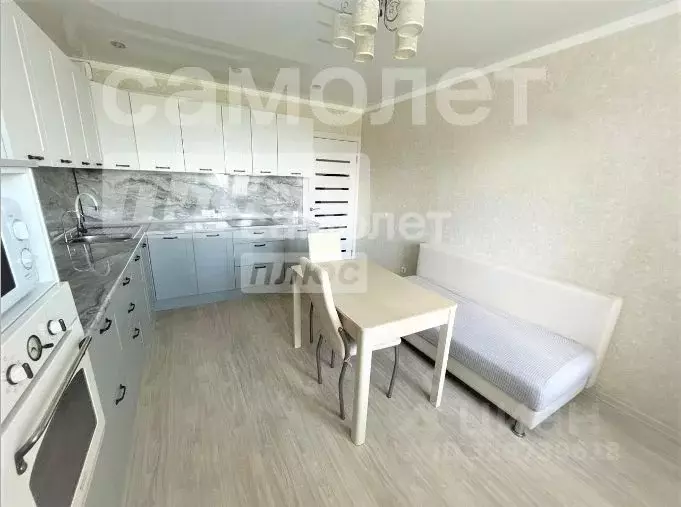 3-к кв. Тюменская область, Тюмень Кремлевская ул., 85к1 (89.9 м) - Фото 1