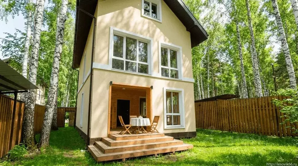 Дом в Свердловская область, Верхнее Дуброво пгт ул. Добрая, 40 (140 м) - Фото 1