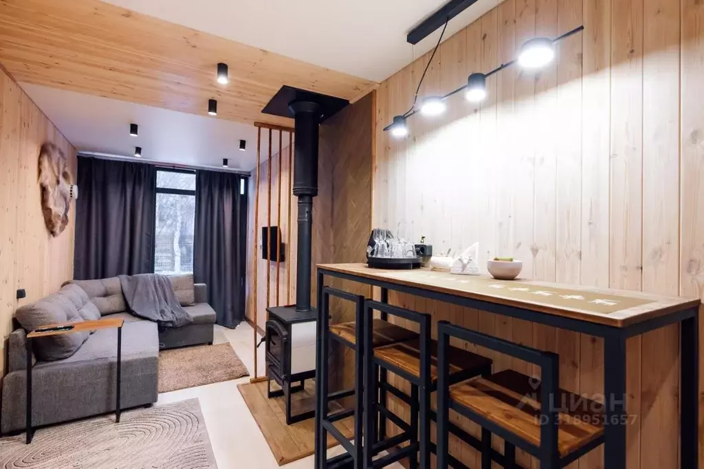 Дом в Мурманская область, Мурманск ул. Генерала Журбы, 11 (30 м) - Фото 1