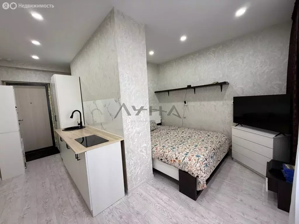 Квартира-студия: Набережные Челны, проспект Яшьлек, 8А (17.8 м) - Фото 1