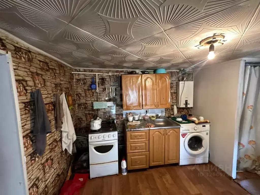 Дом в Калмыкия, Целинный район, пос. Бага-Чонос ул. Кекеева, 44 (52 м) - Фото 1