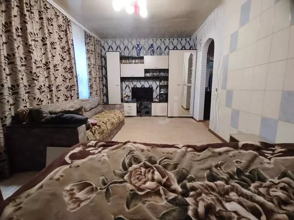 Дом в Крым, Кировский район, Льговское с/пос, с. Добролюбовка ул. ... - Фото 1