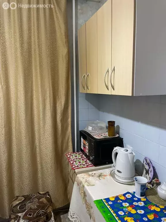3-комнатная квартира: Хабаровск, улица Яшина, 31 (48 м) - Фото 0