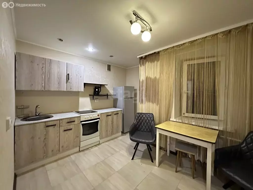 1-комнатная квартира: Тюмень, улица Щербакова, 150к2 (36 м) - Фото 1