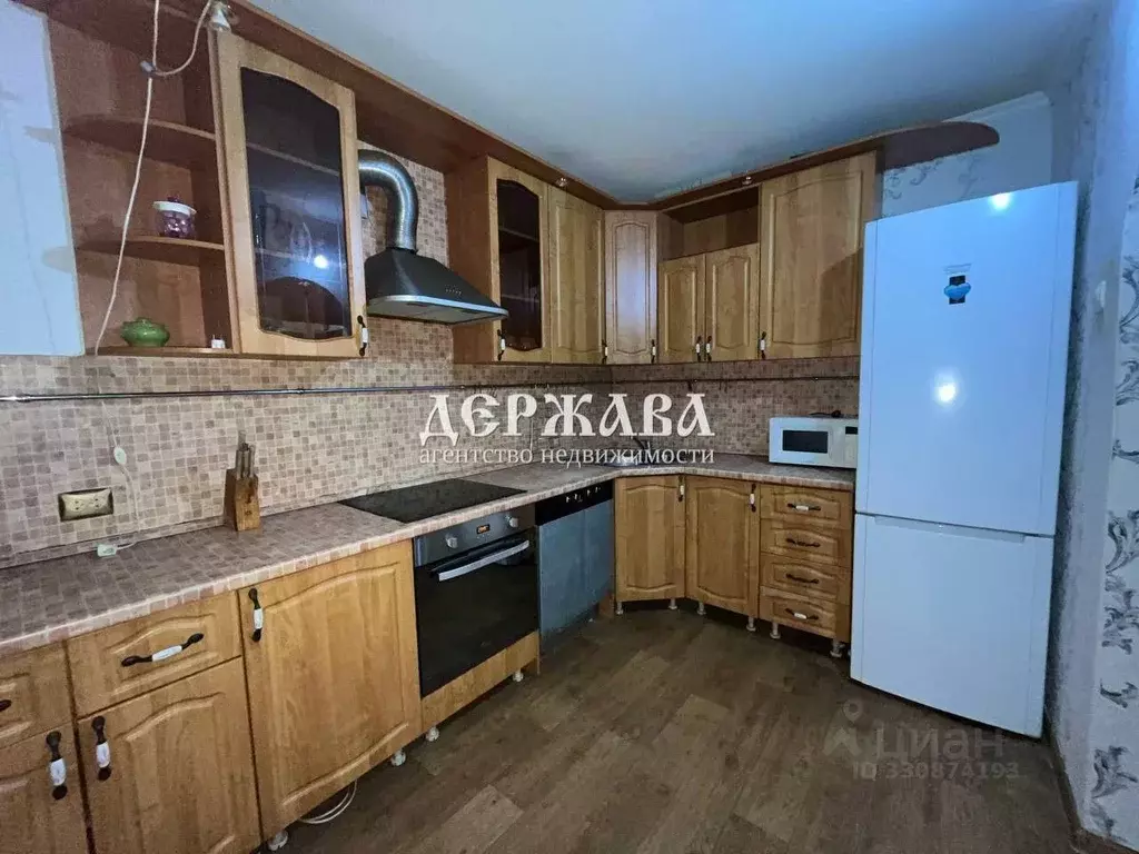 2-к кв. Белгородская область, Старый Оскол Макаренко мкр, 1 (44.0 м) - Фото 1