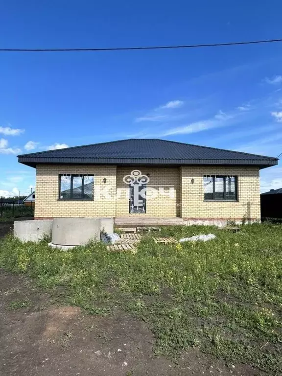 Дом в Башкортостан, Стерлитамакский район, Казадаевский сельсовет, с. ... - Фото 1