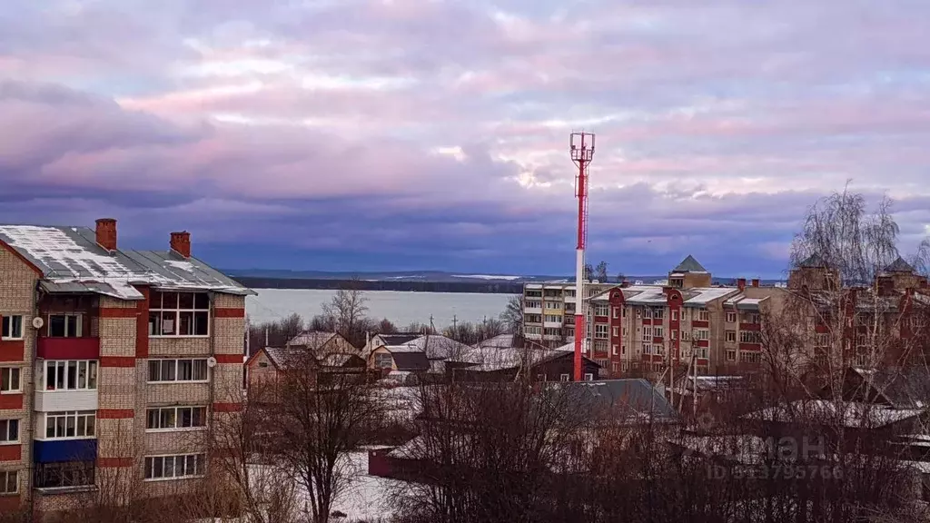 3-к кв. Пермский край, Оса Комсомольская ул., 46 (65.9 м) - Фото 0